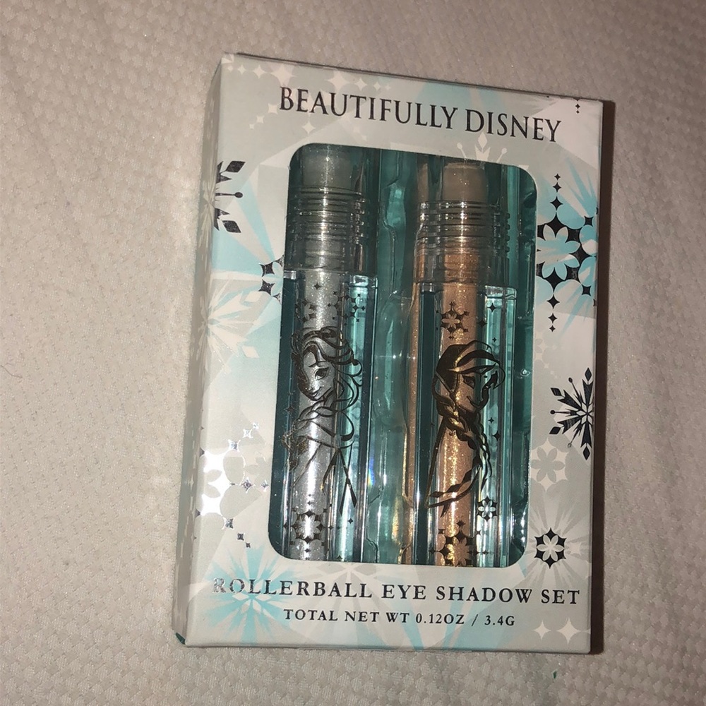 FROZEN Rollerball eye shadow set.